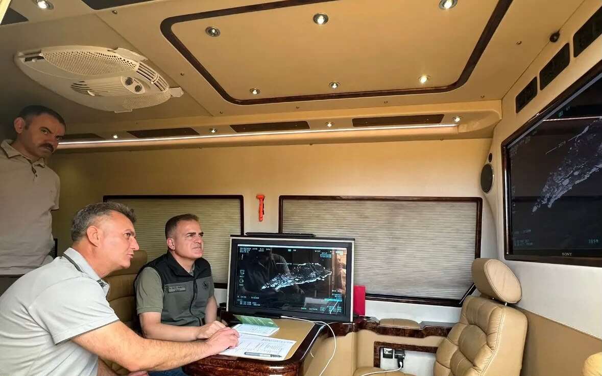 Seydikemer Orman Yangınında Kritik Mücadele Sürüyor: Vali Akbıyık Yangın Bölgesinde Çalışmaları Yerinde Takip Etti 1